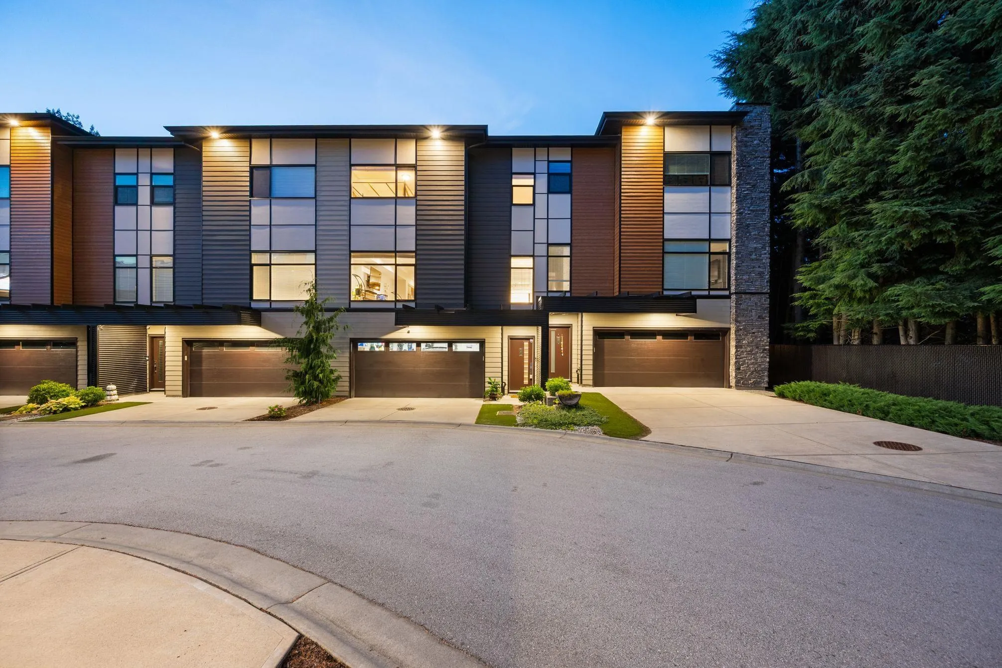 22 33209 Cherry Avenue