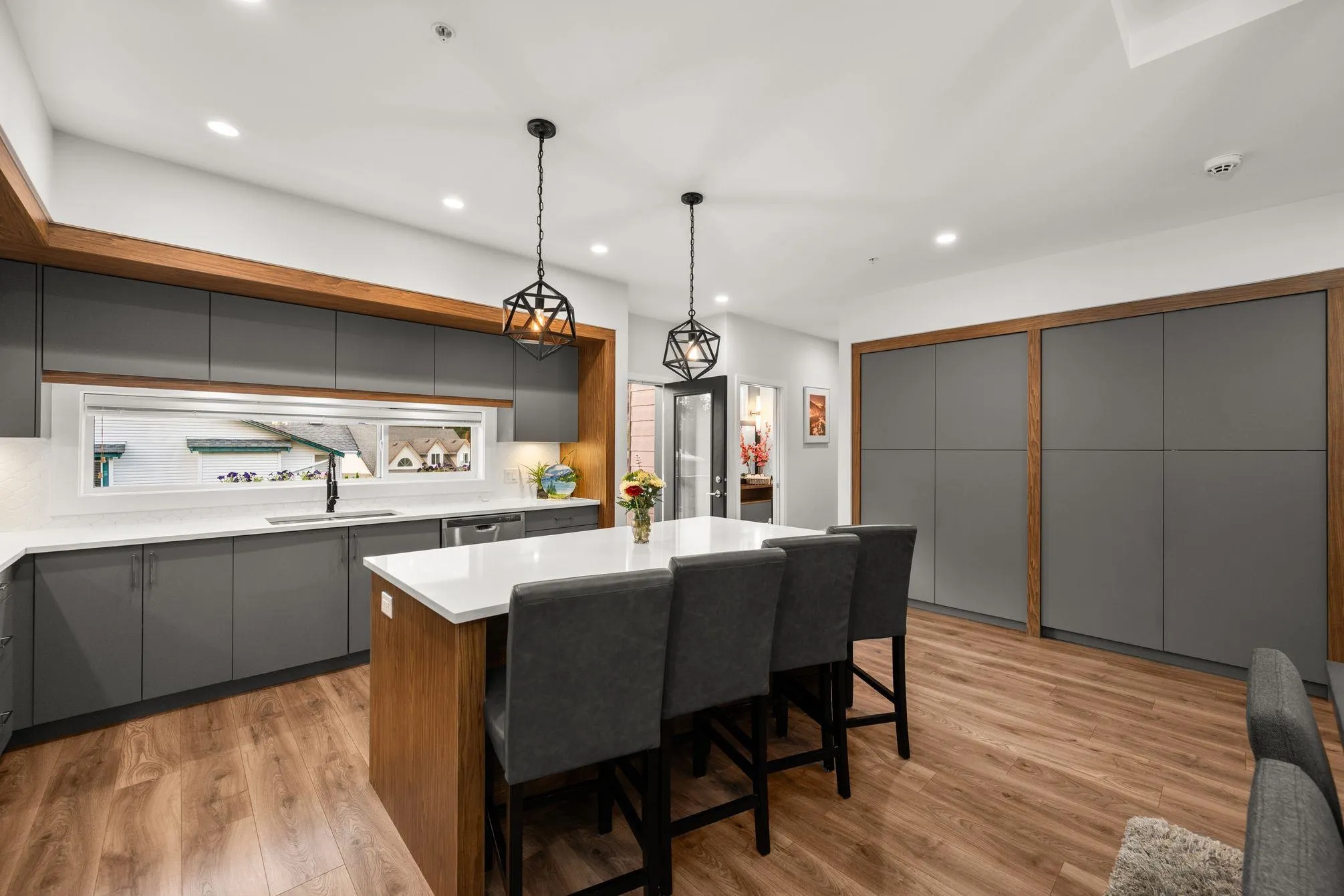 22 33209 Cherry Avenue