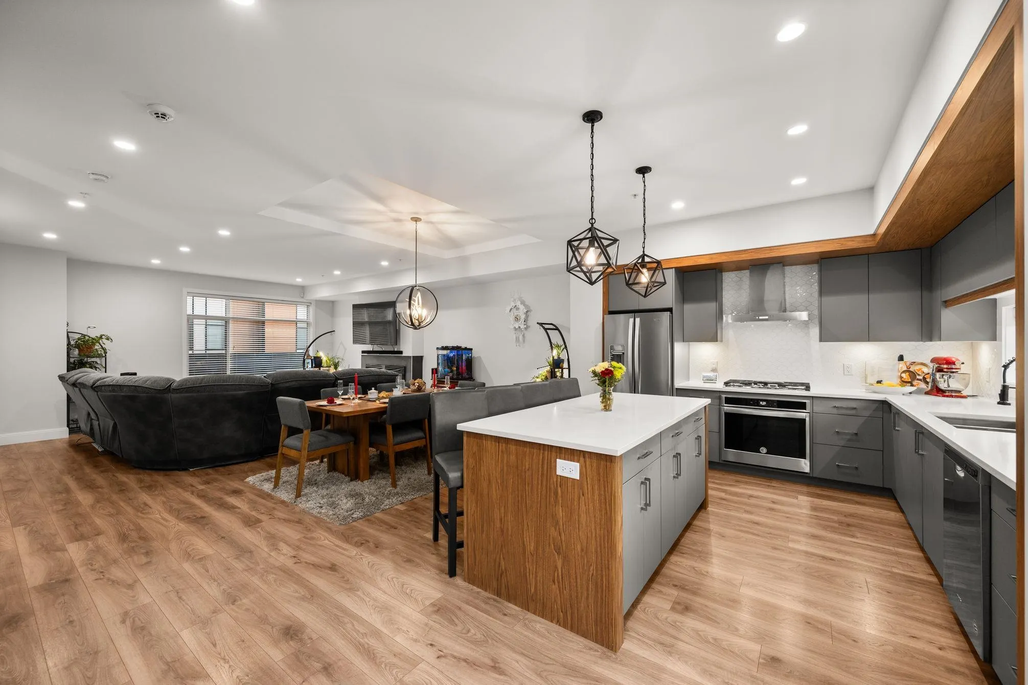 22 33209 Cherry Avenue