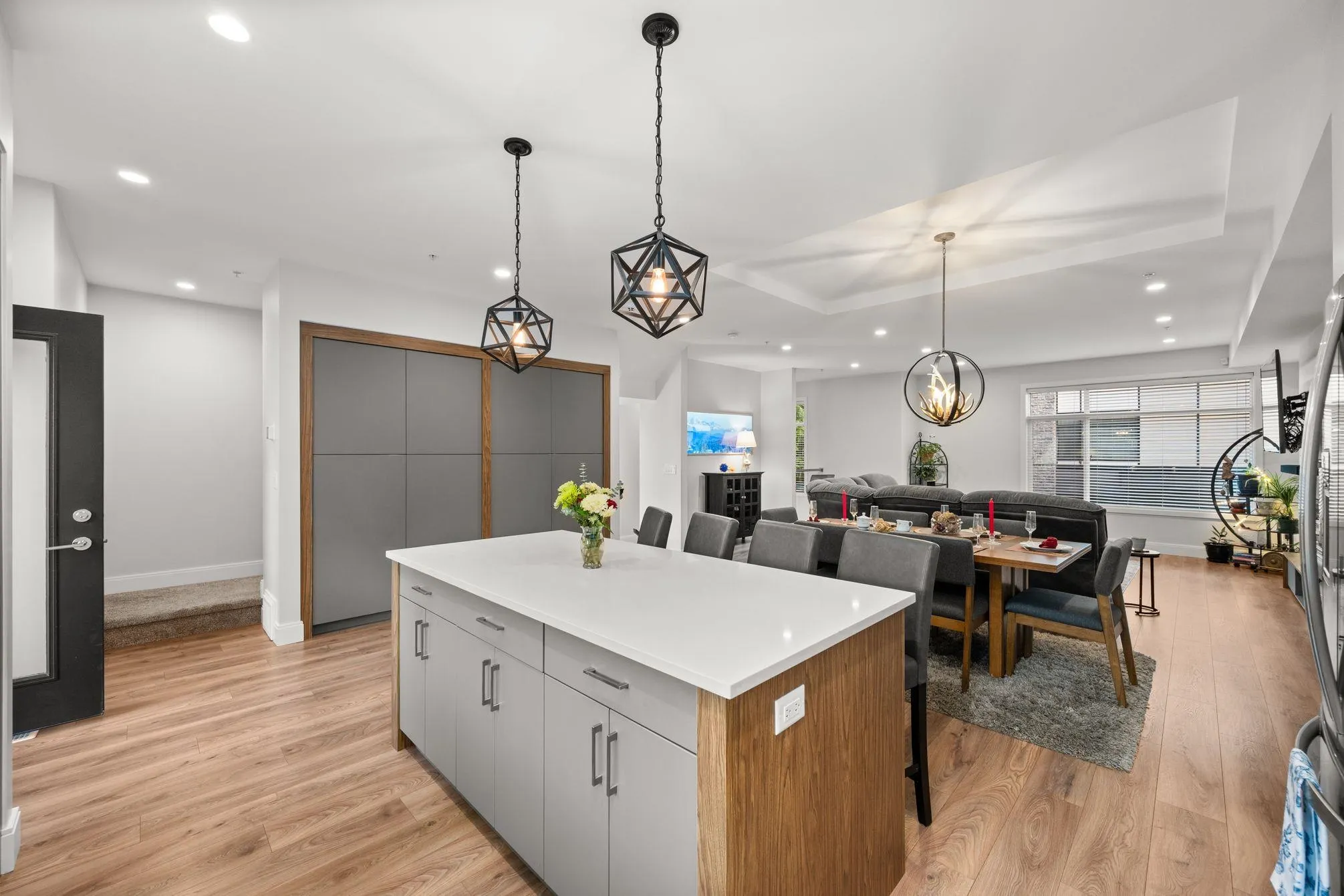 22 33209 Cherry Avenue