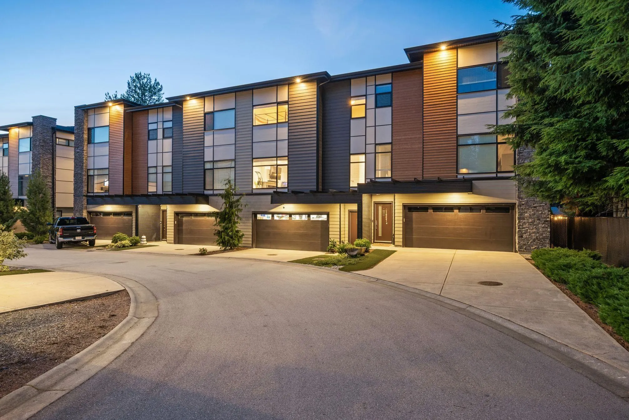 22 33209 Cherry Avenue