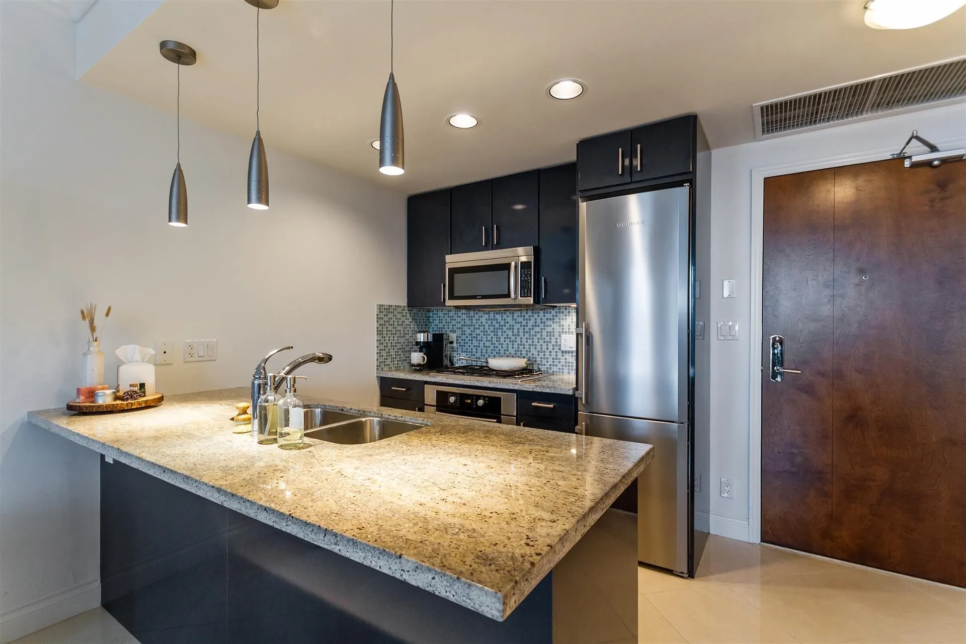 603 172 Victory Ship Way