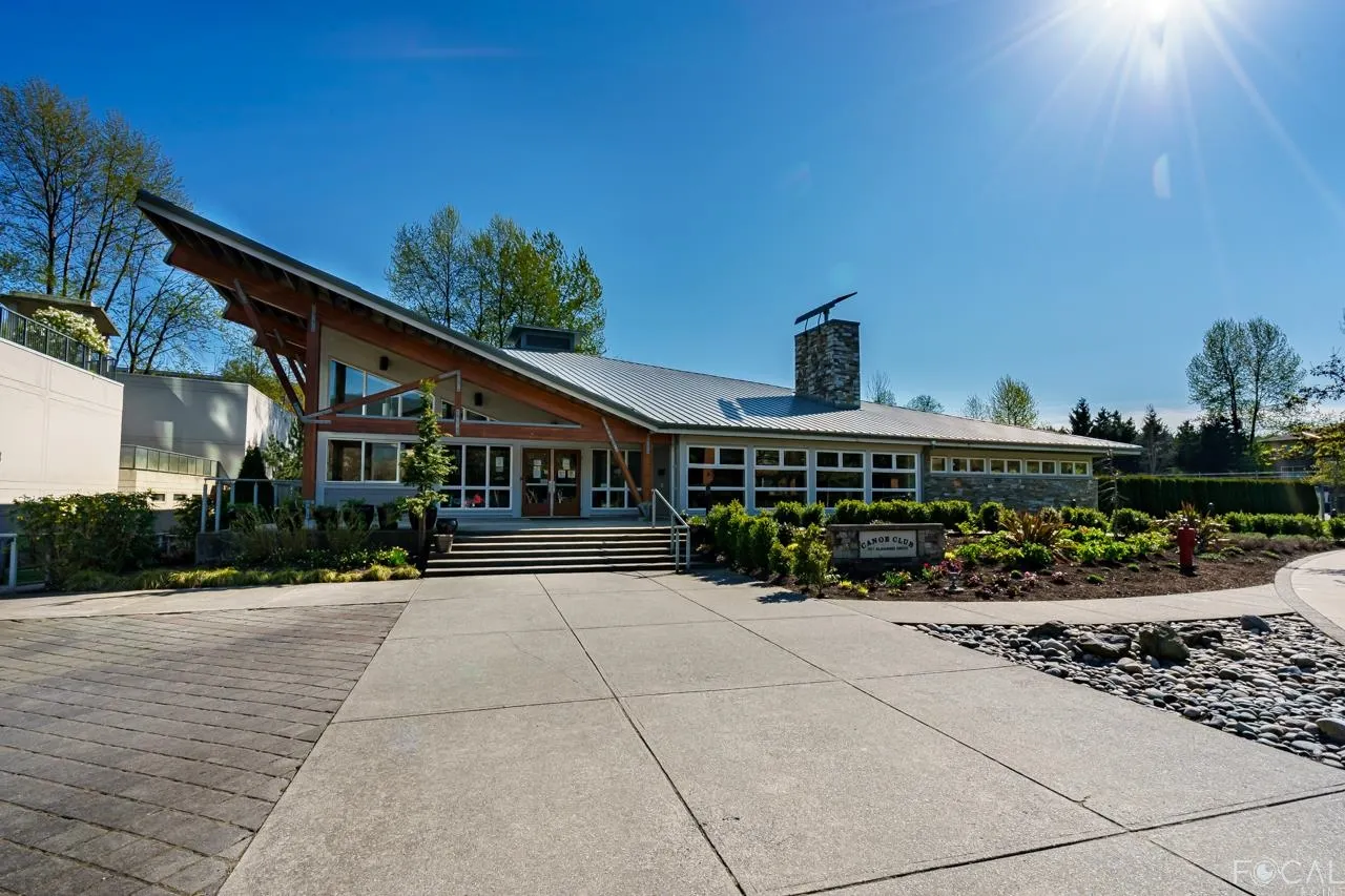 413 701 Klahanie Drive