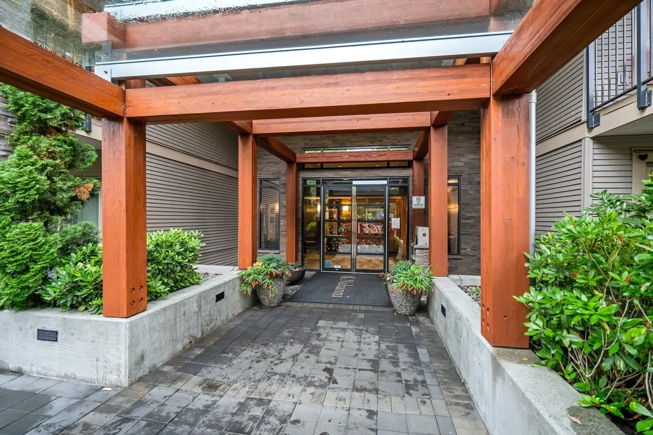 413 701 Klahanie Drive