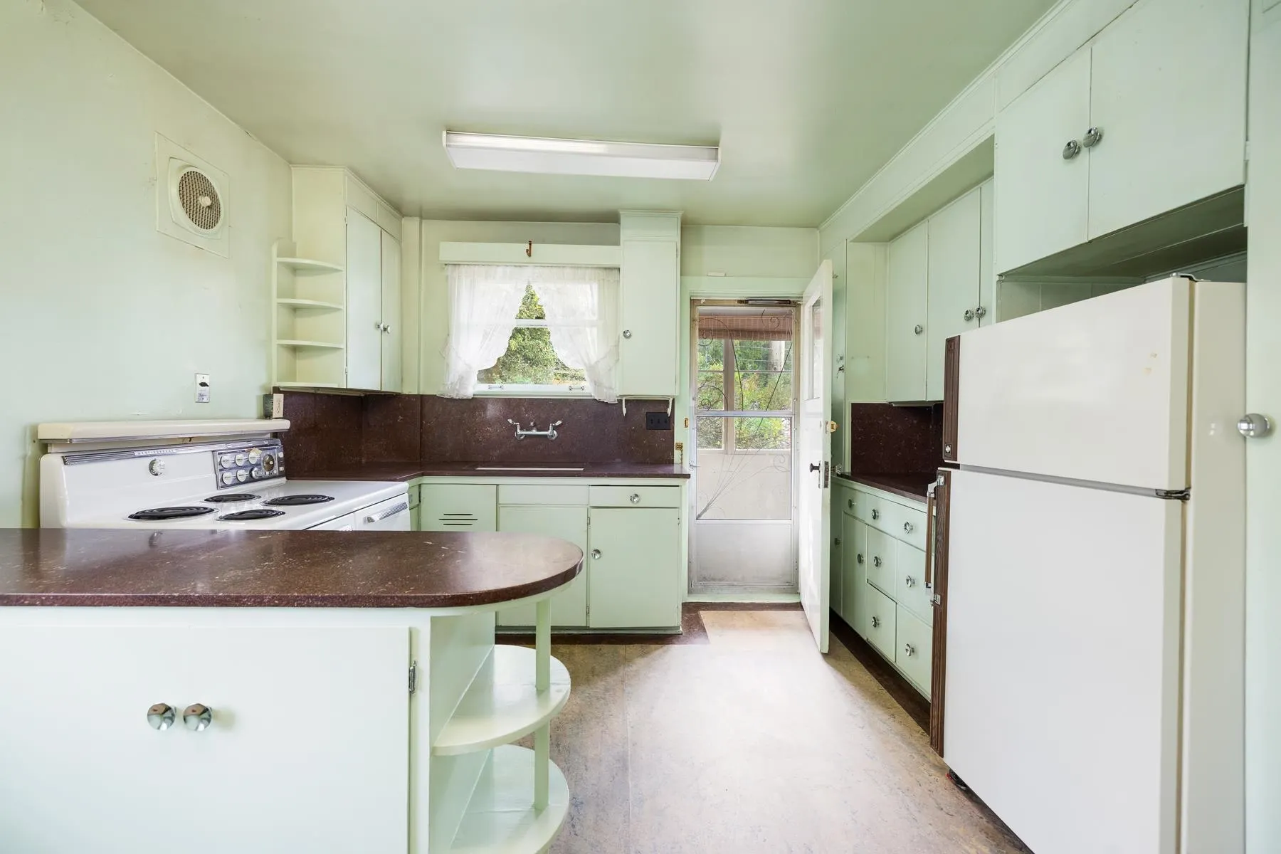 4275 Quesnel Drive