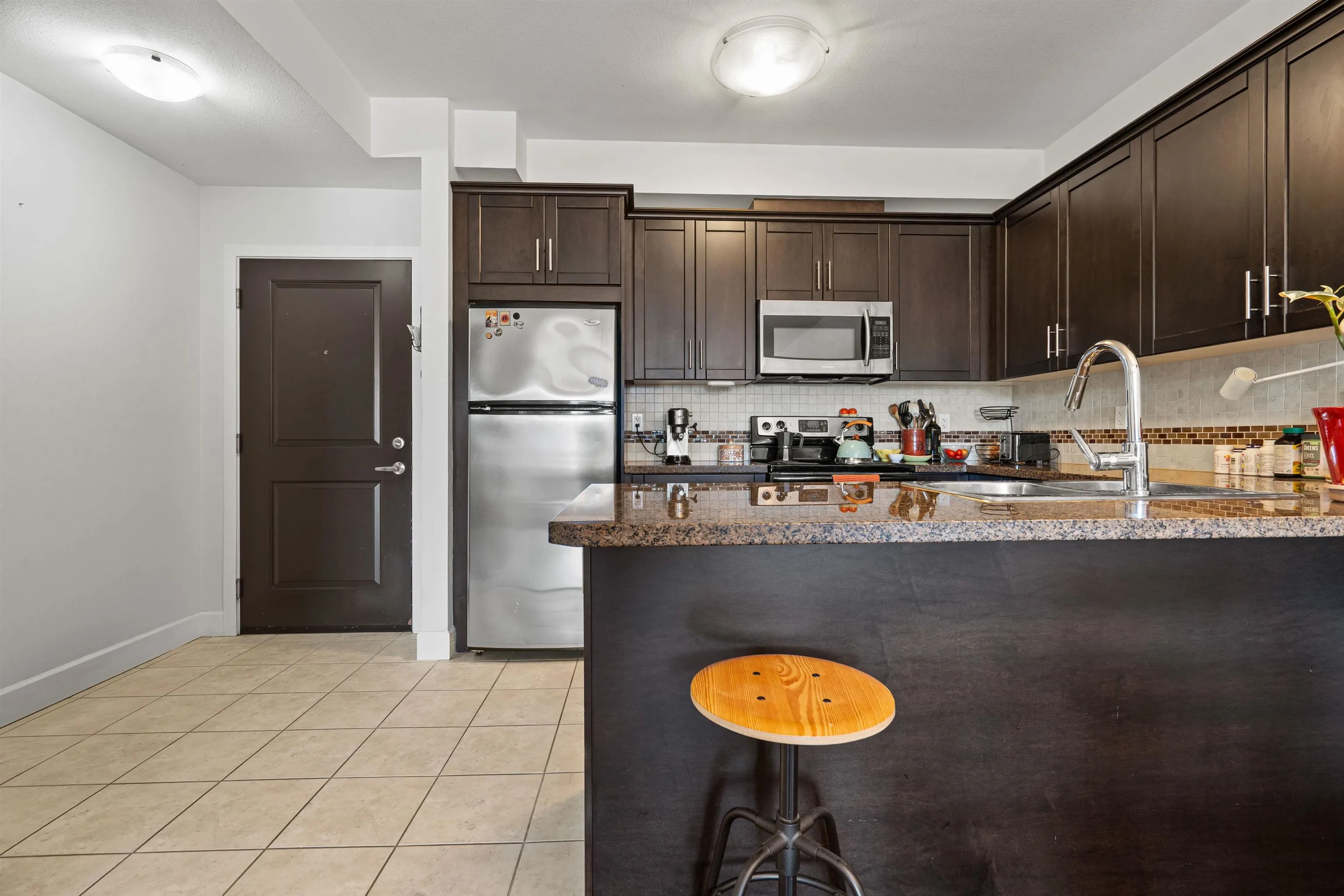 216 46262 First Avenue