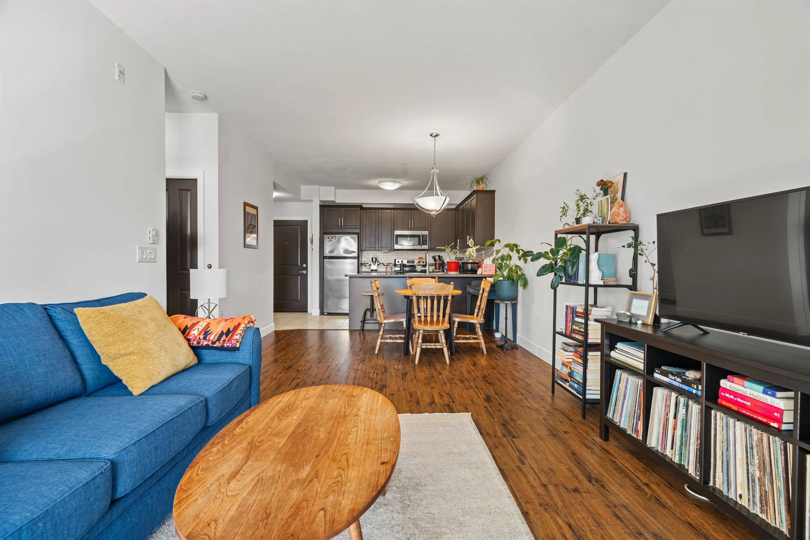 216 46262 First Avenue