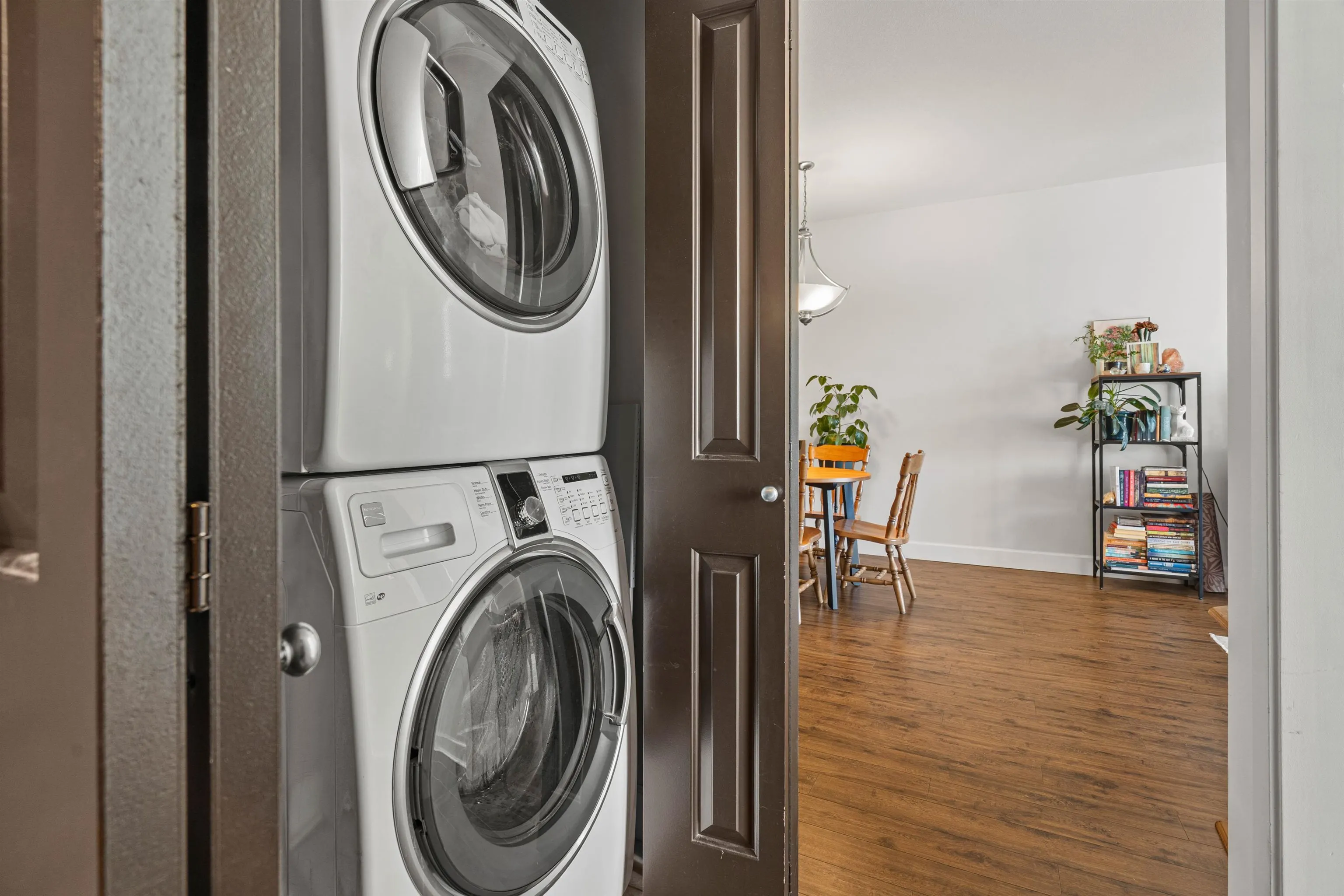 216 46262 First Avenue