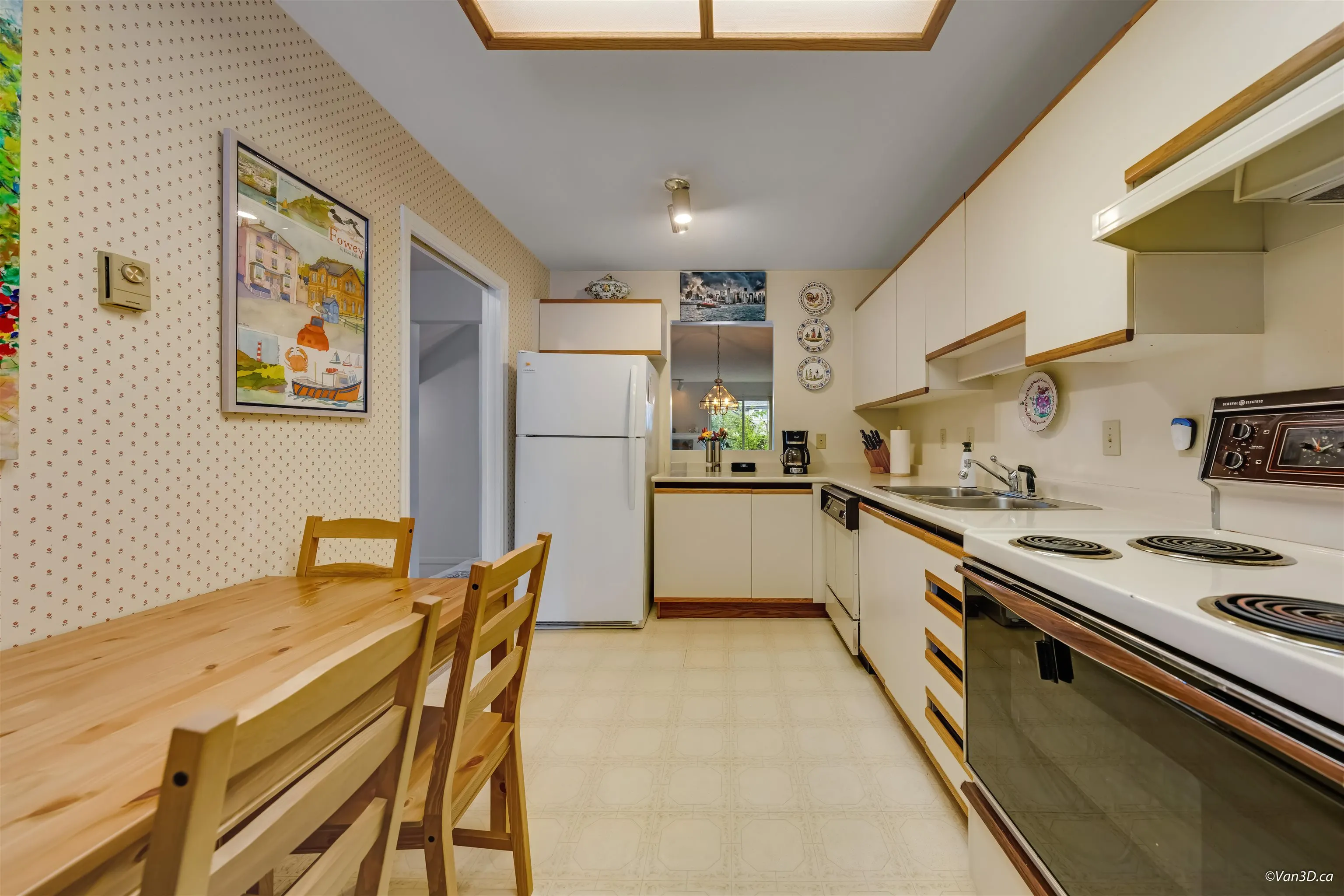808 Roche Point Drive