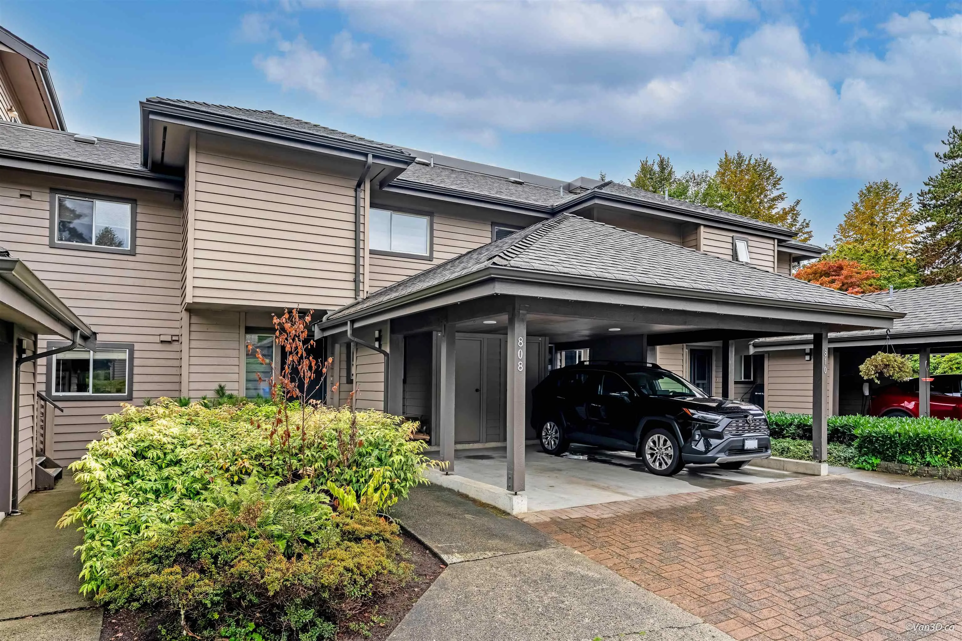 808 Roche Point Drive