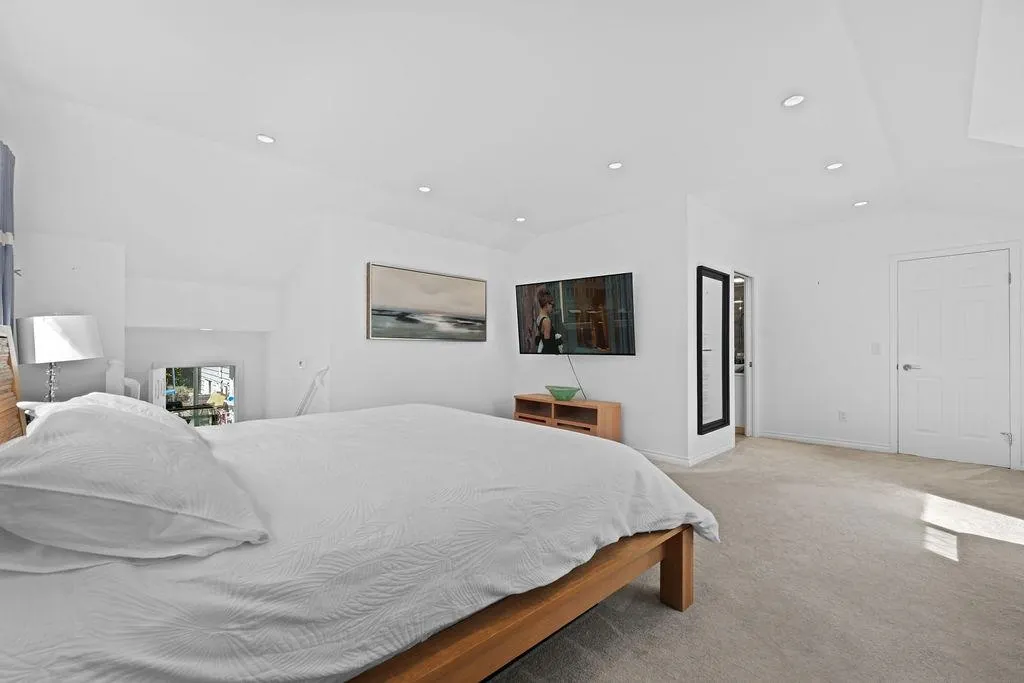 685 King Georges Way