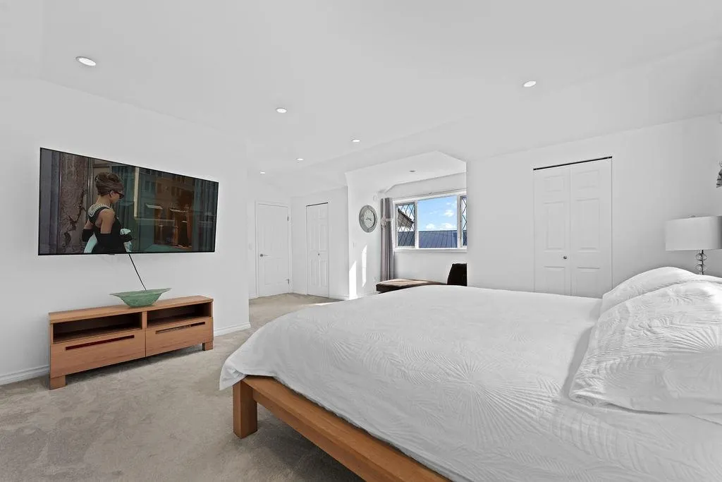 685 King Georges Way