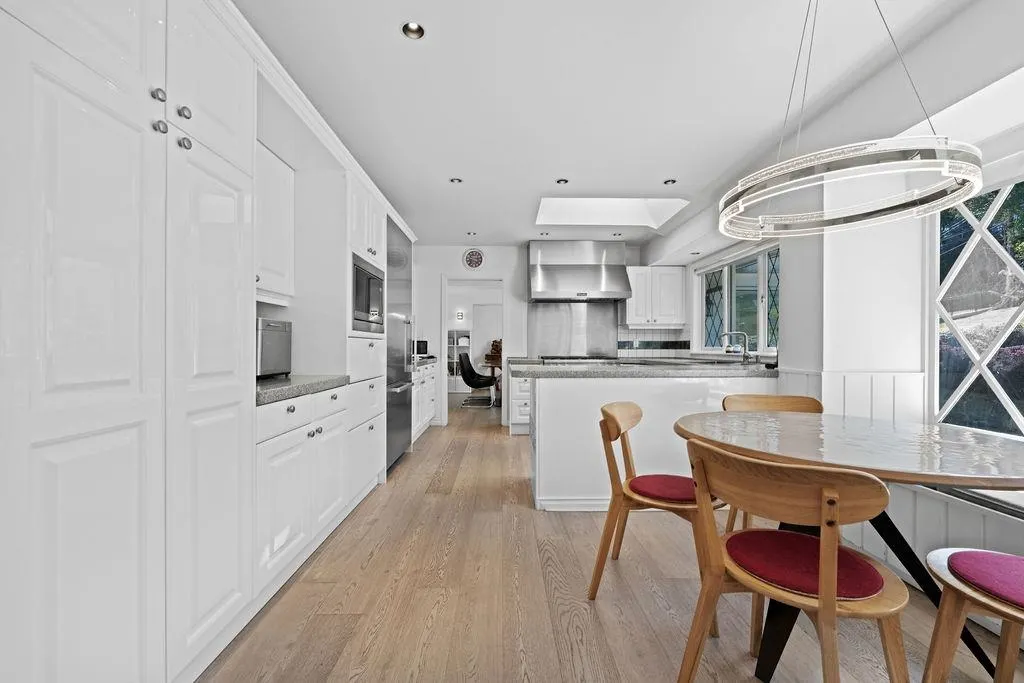 685 King Georges Way