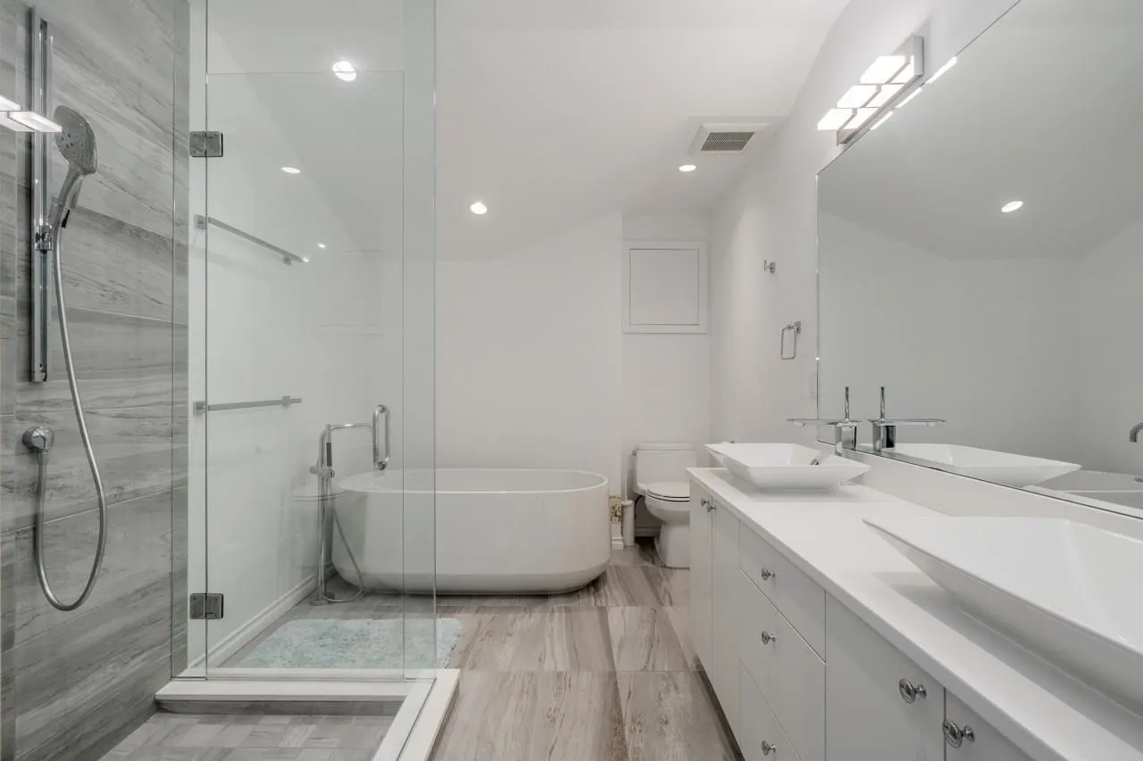 685 King Georges Way