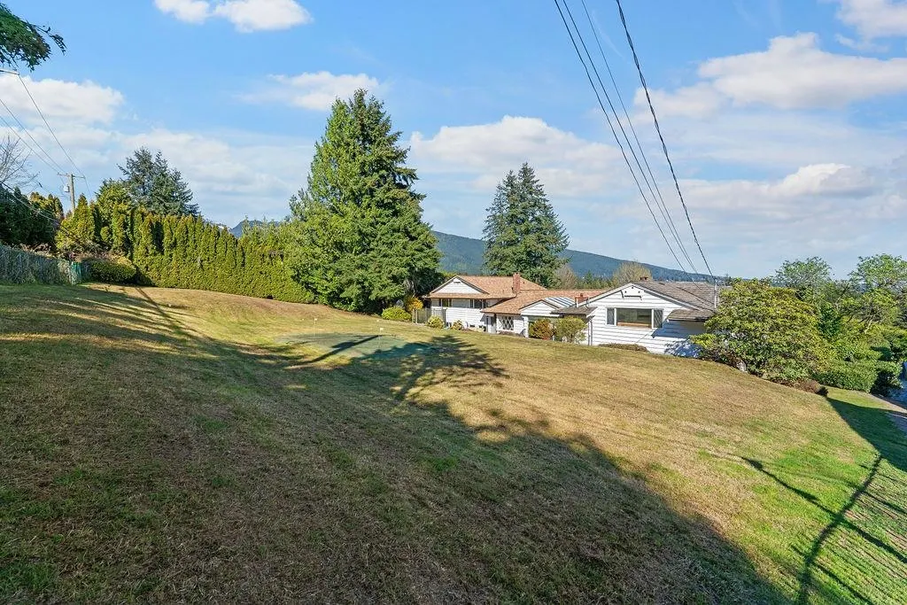 685 King Georges Way