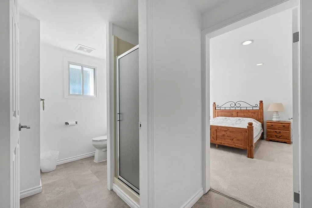 685 King Georges Way