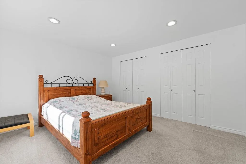 685 King Georges Way