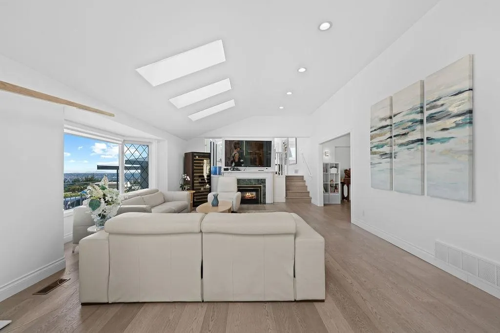 685 King Georges Way