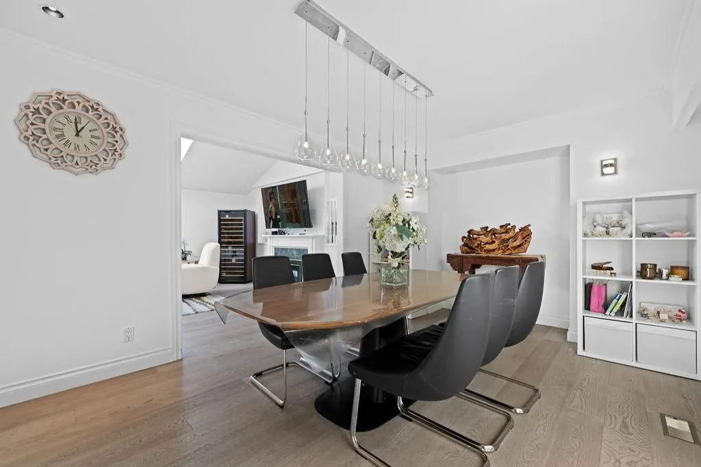 685 King Georges Way