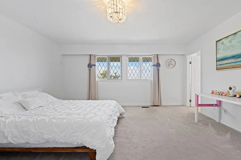 685 King Georges Way