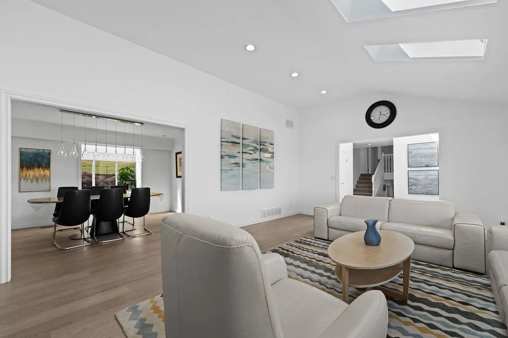 685 King Georges Way