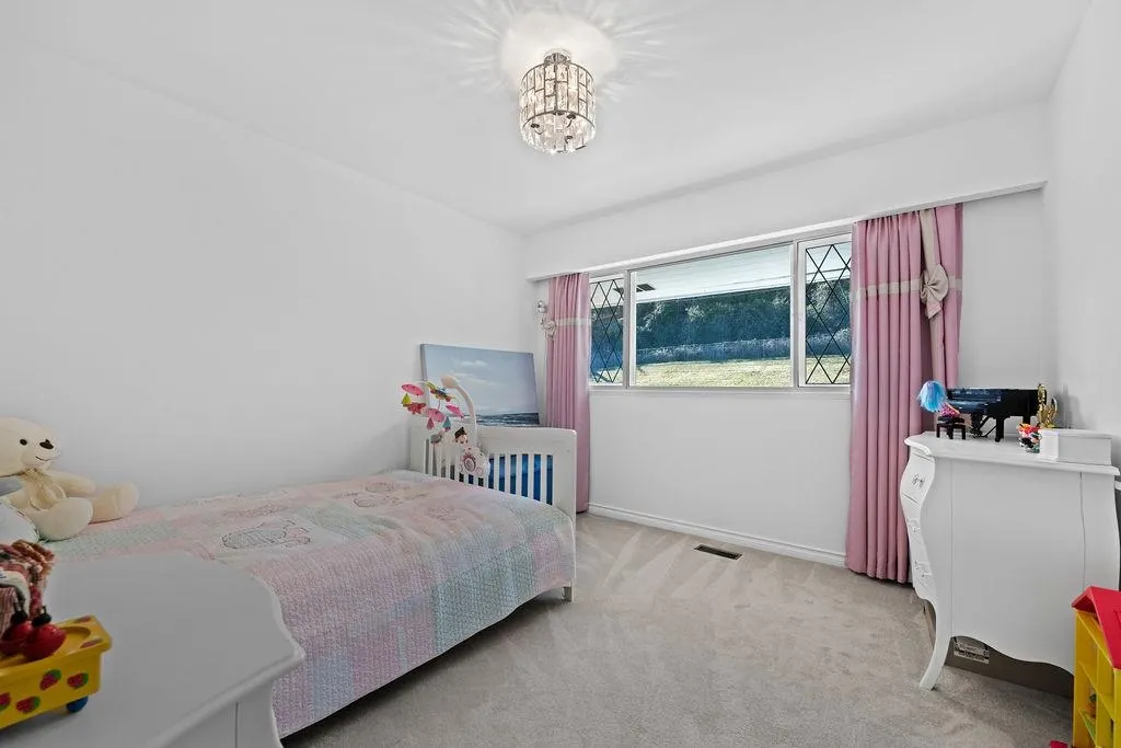 685 King Georges Way