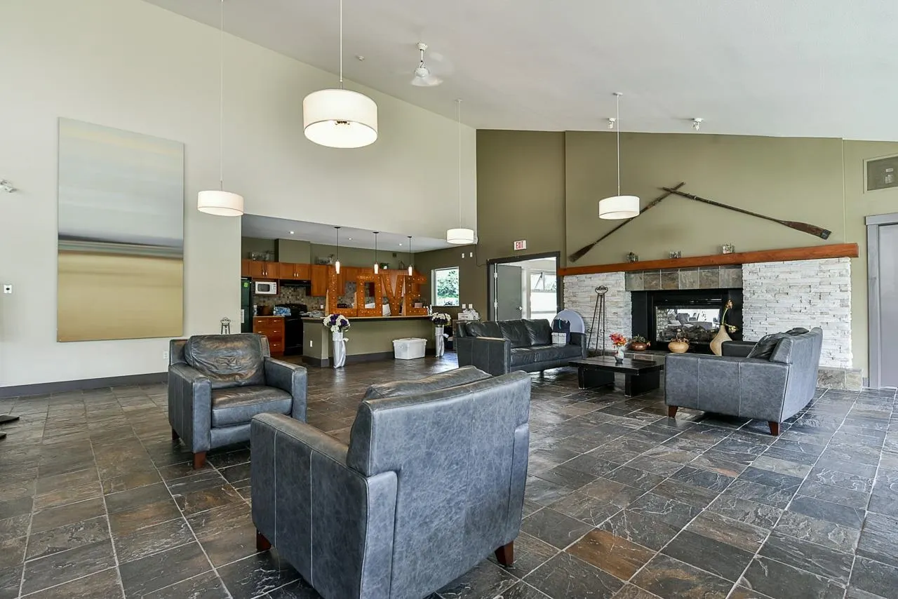 217 801 Klahanie Drive