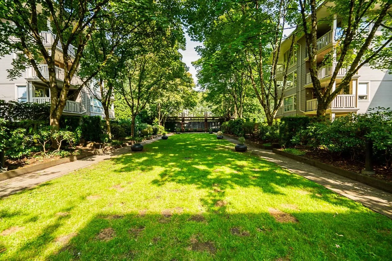 217 801 Klahanie Drive