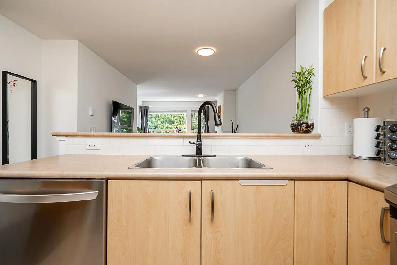 217 801 Klahanie Drive