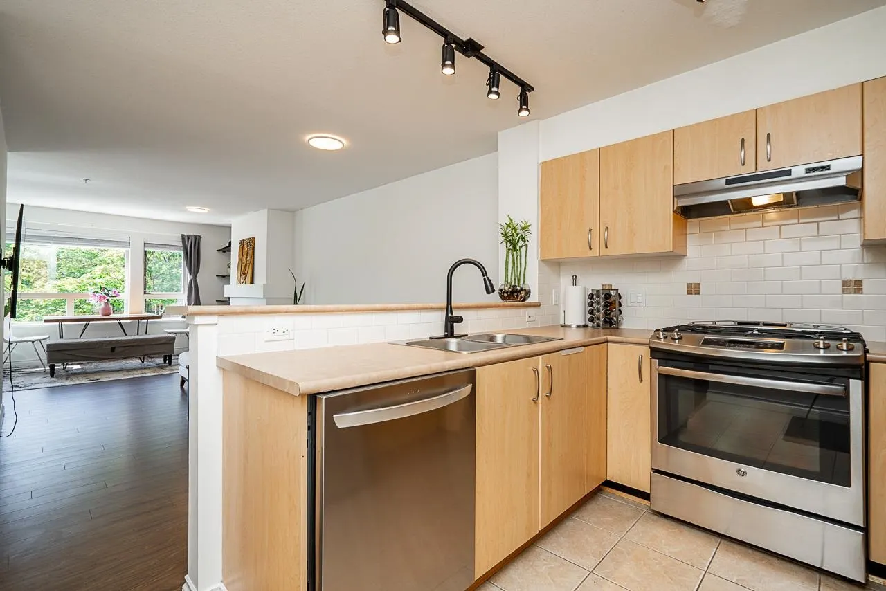 217 801 Klahanie Drive