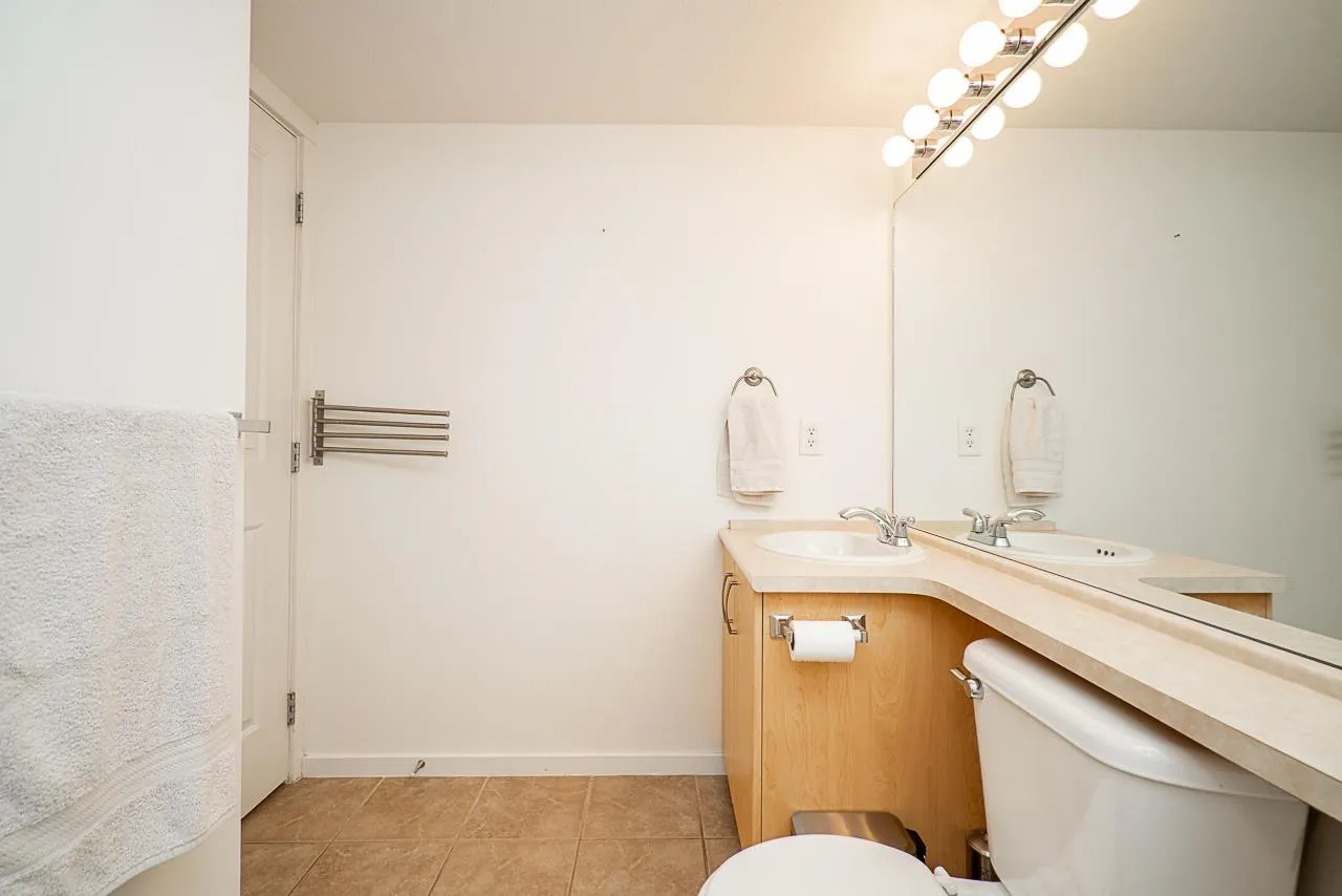 217 801 Klahanie Drive