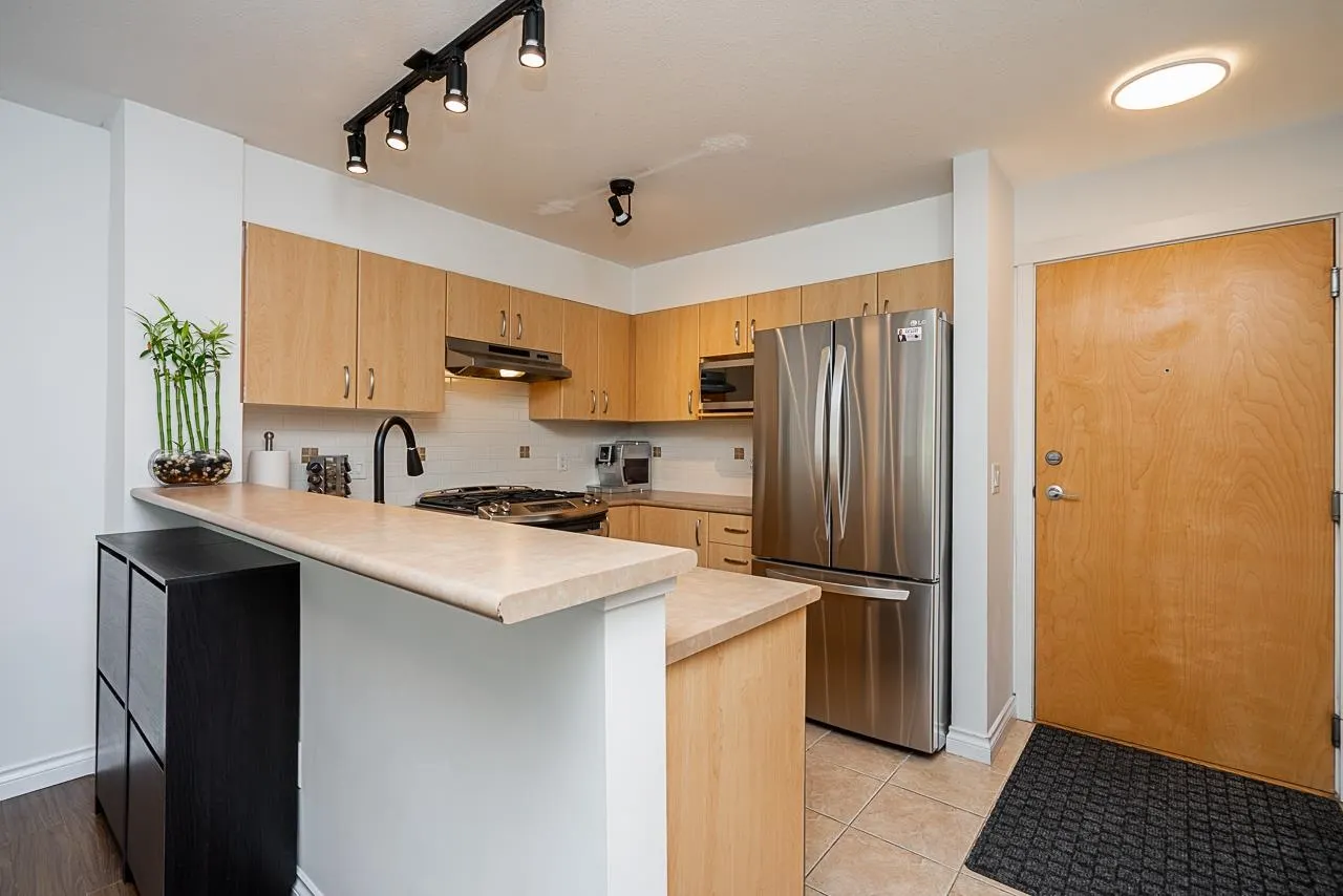 217 801 Klahanie Drive