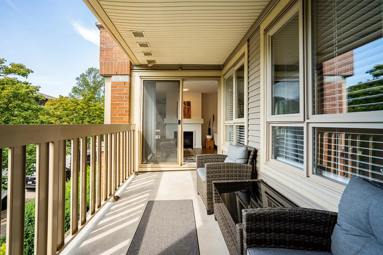 217 801 Klahanie Drive