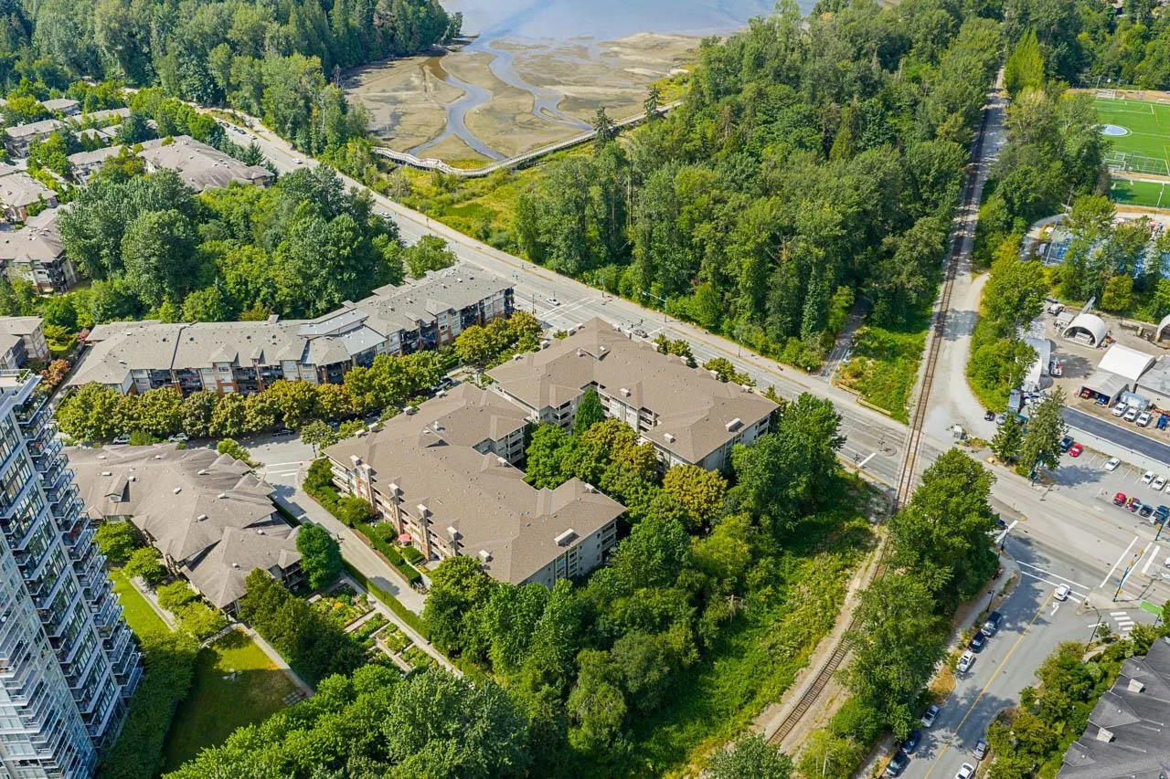 217 801 Klahanie Drive