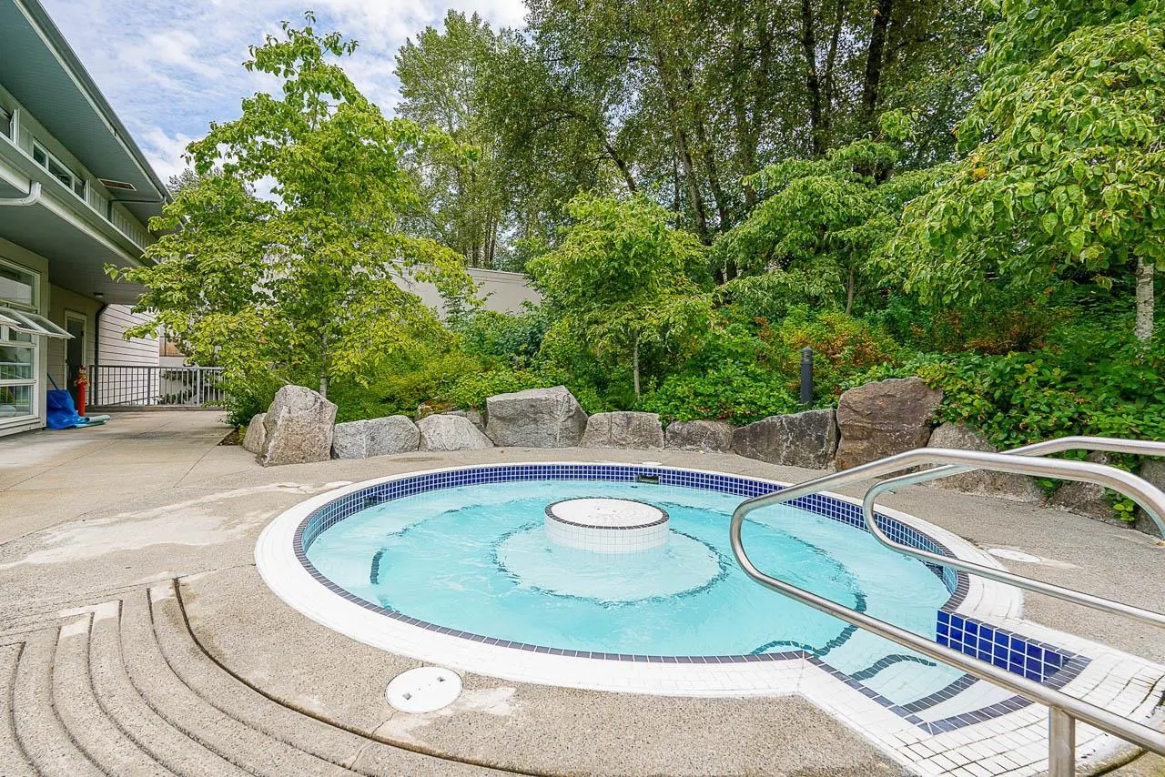 217 801 Klahanie Drive