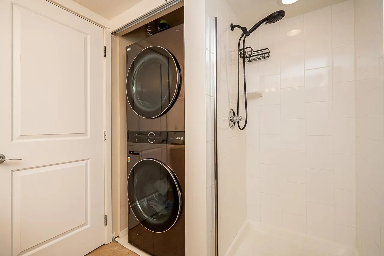 217 801 Klahanie Drive