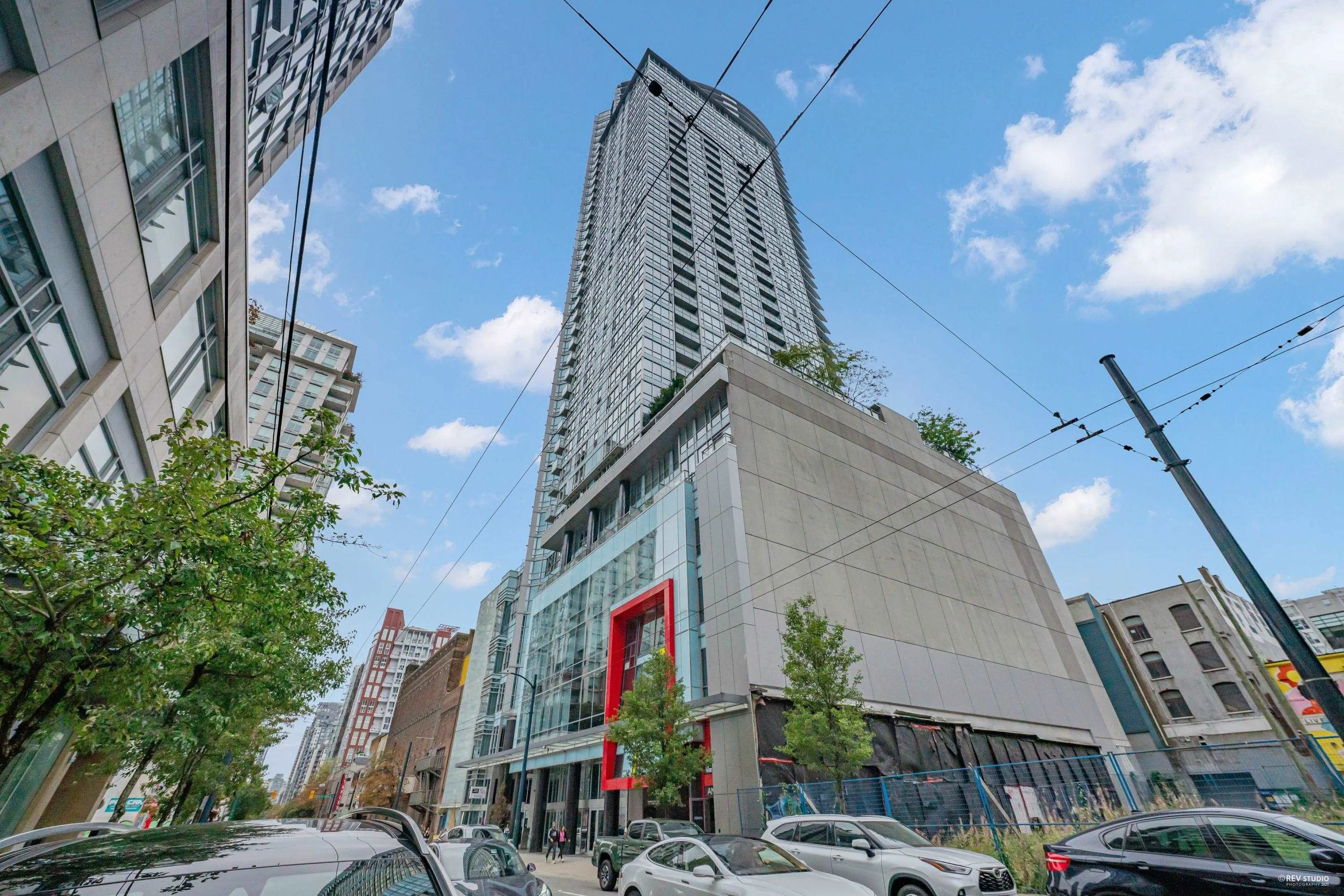 1210 833 Seymour Street