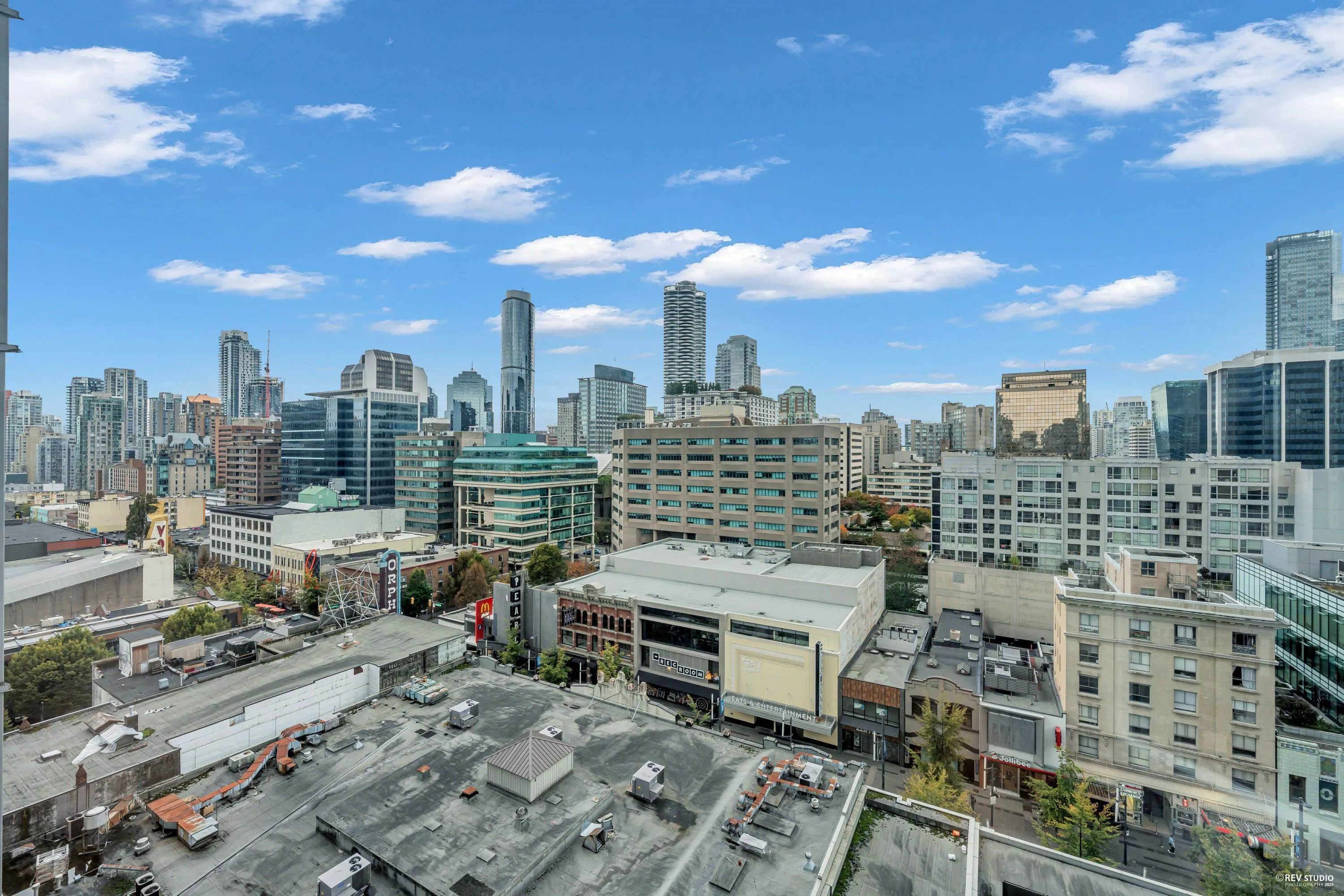 1210 833 Seymour Street