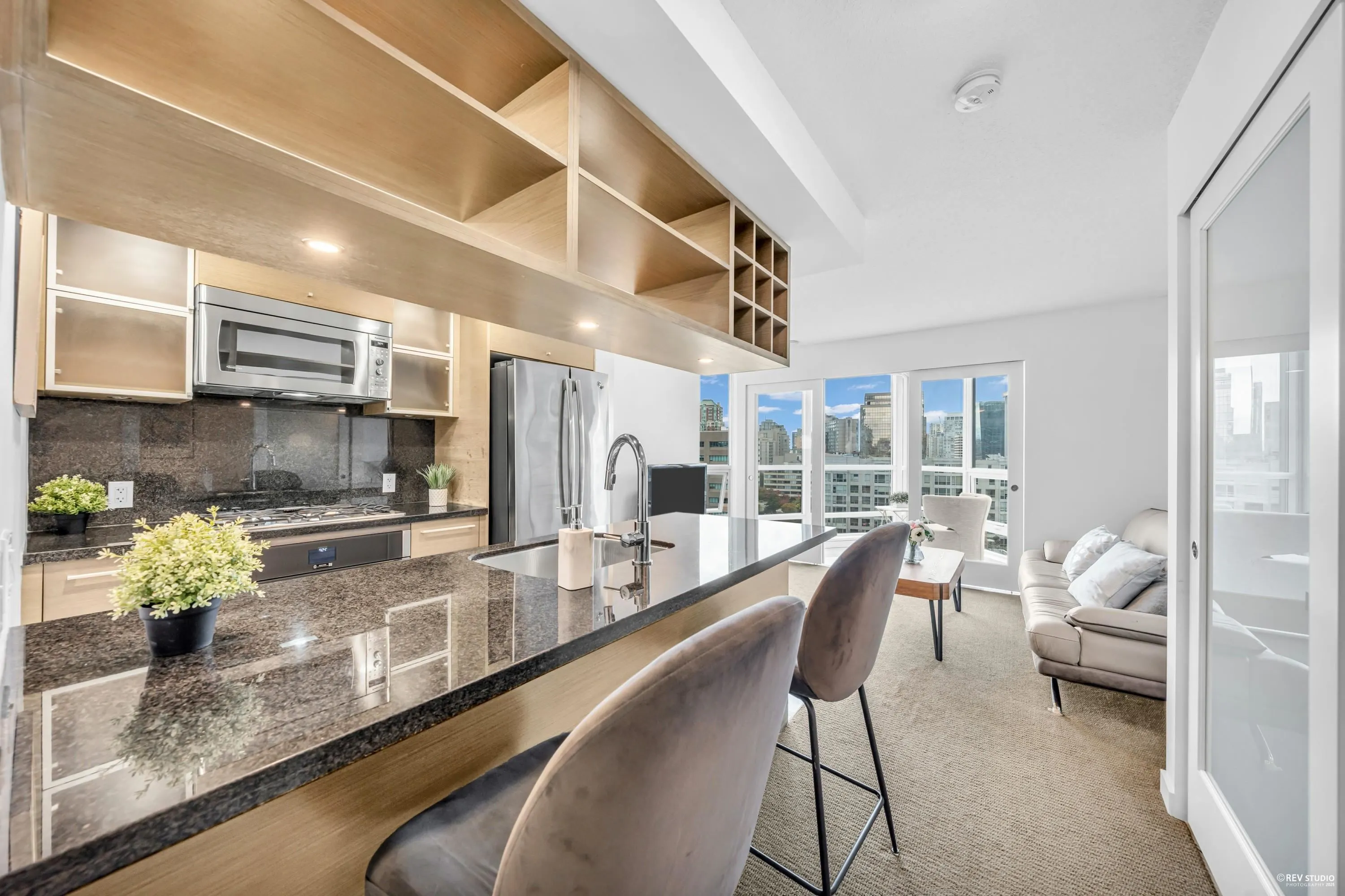 1210 833 Seymour Street