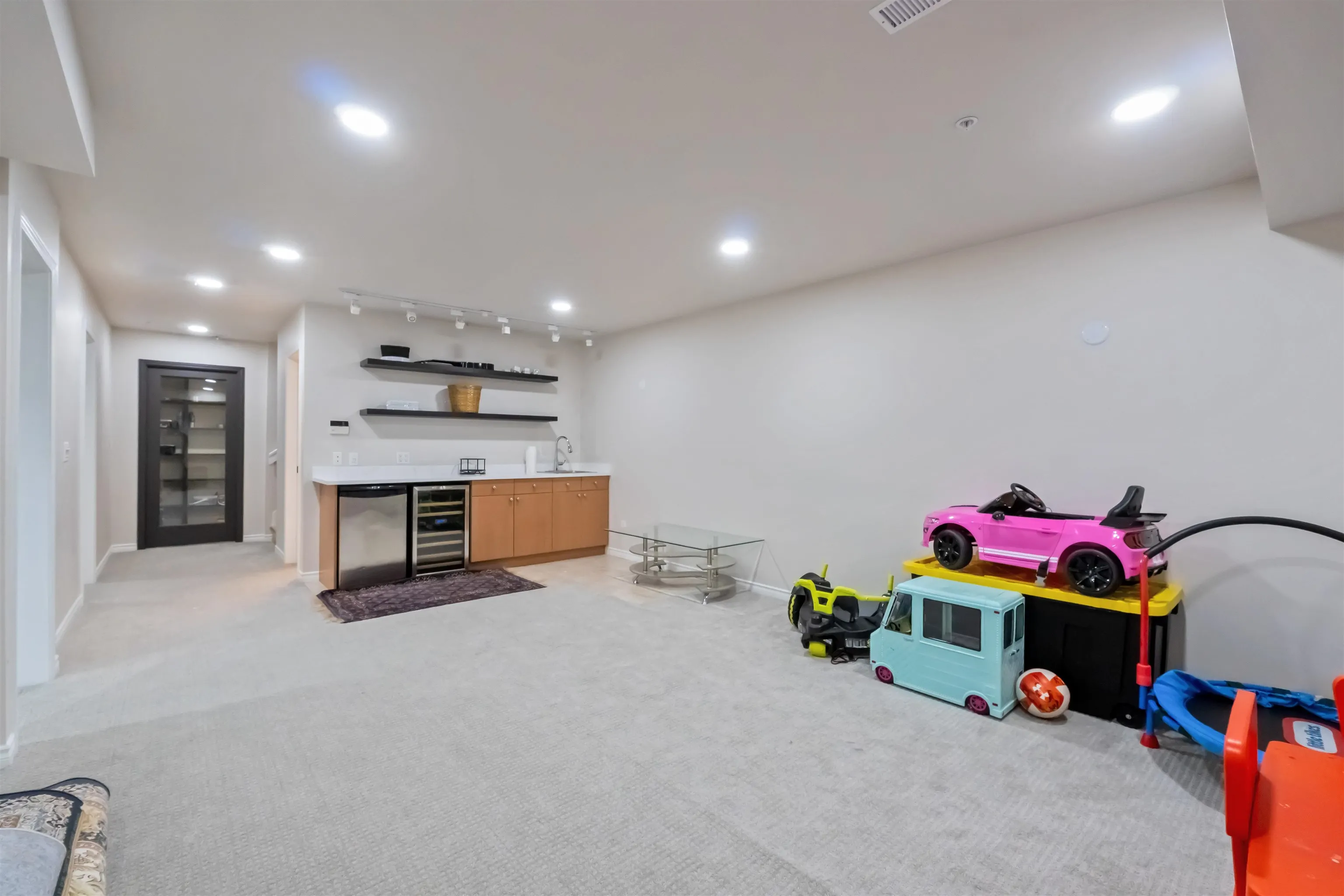 43 16655 64 Avenue