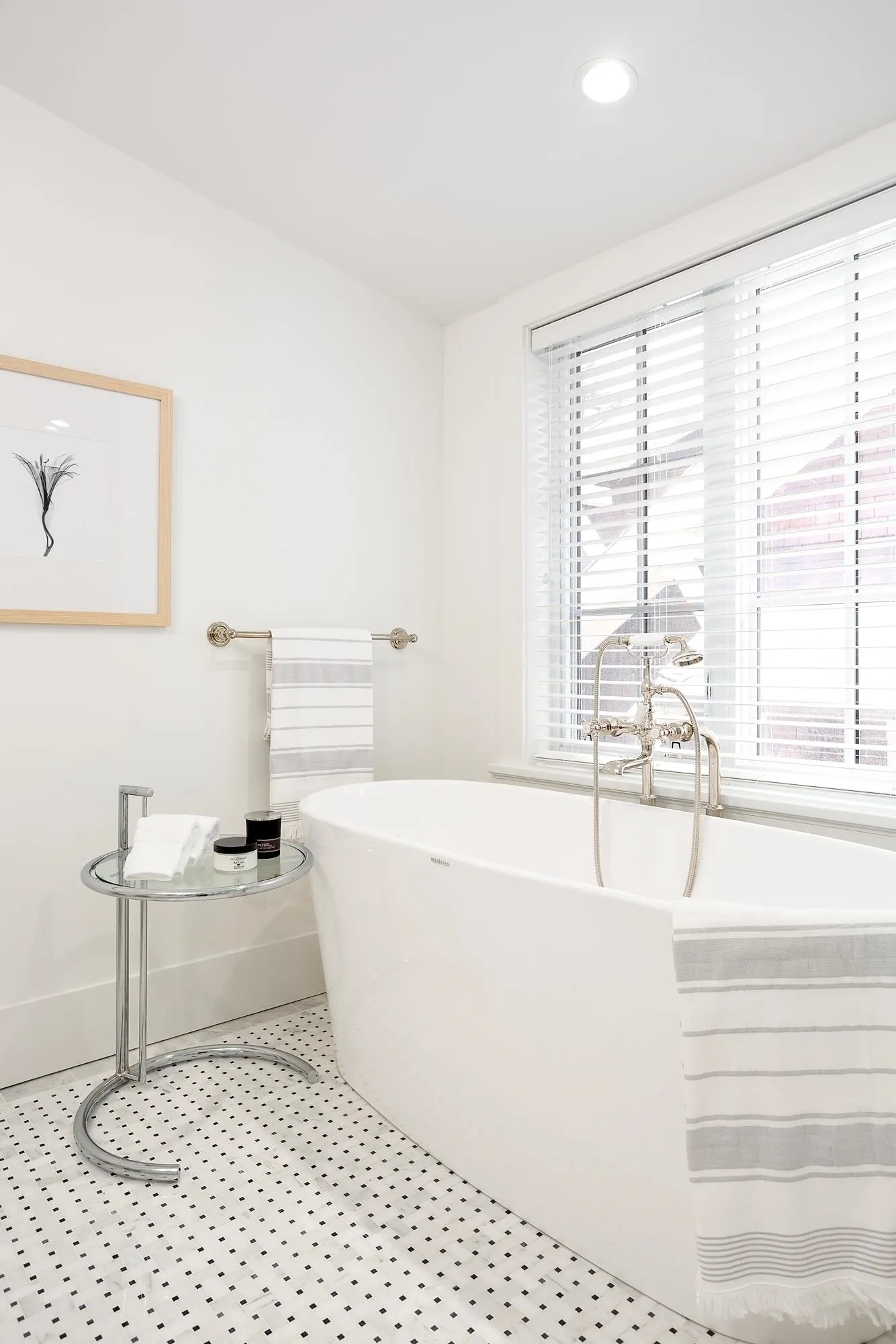 201 1785 W 16th Avenue