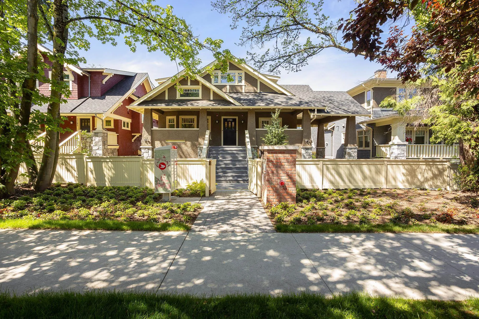 201 1785 W 16th Avenue