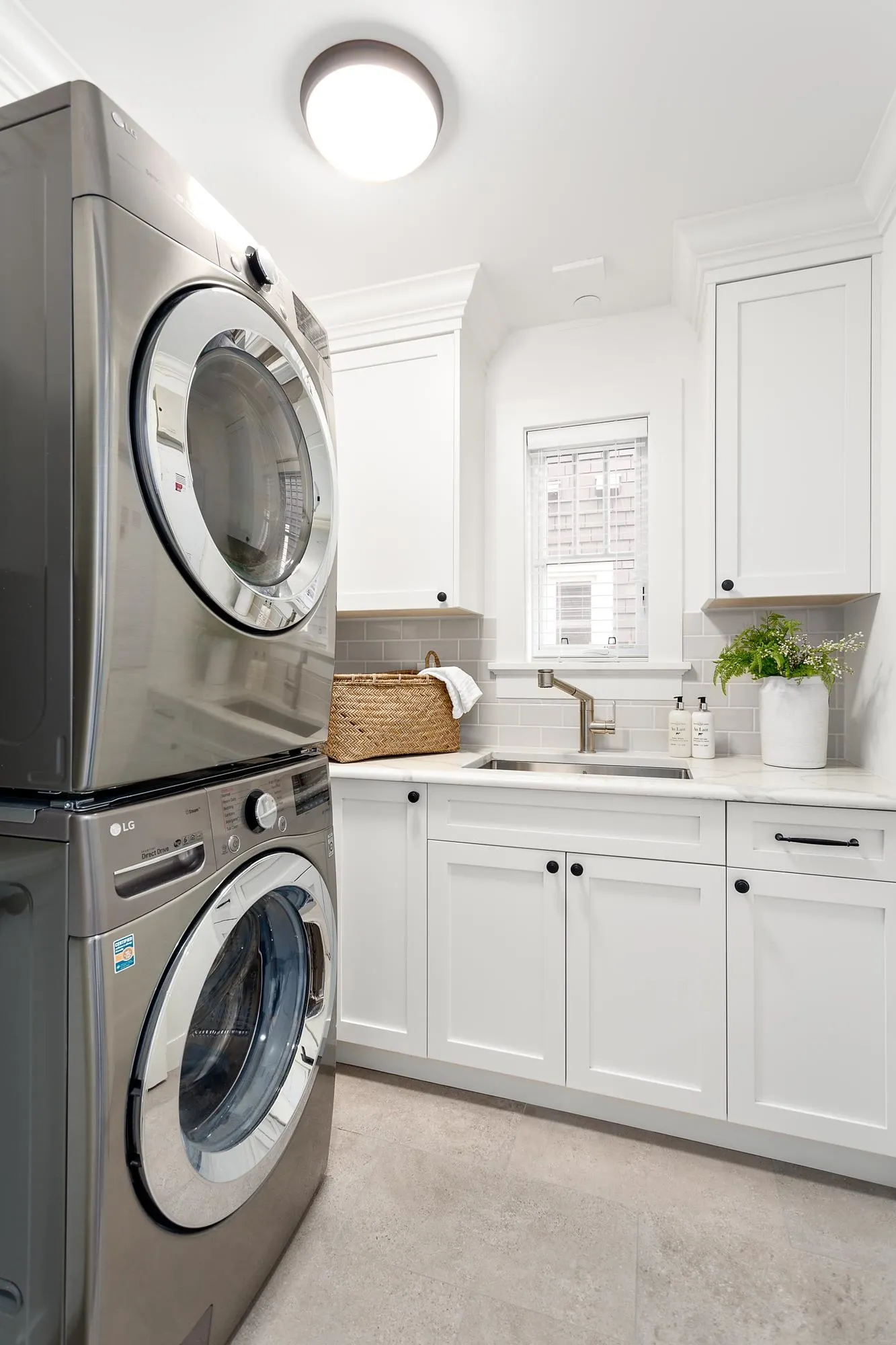 201 1785 W 16th Avenue