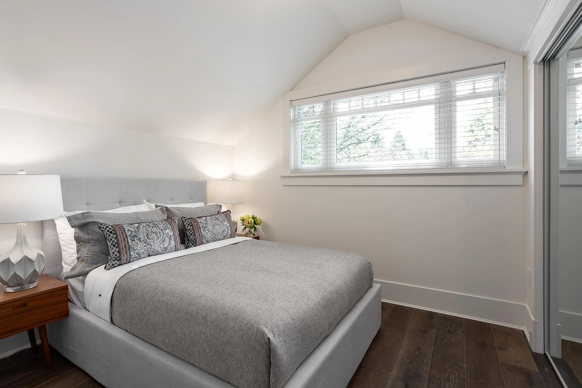 201 1785 W 16th Avenue