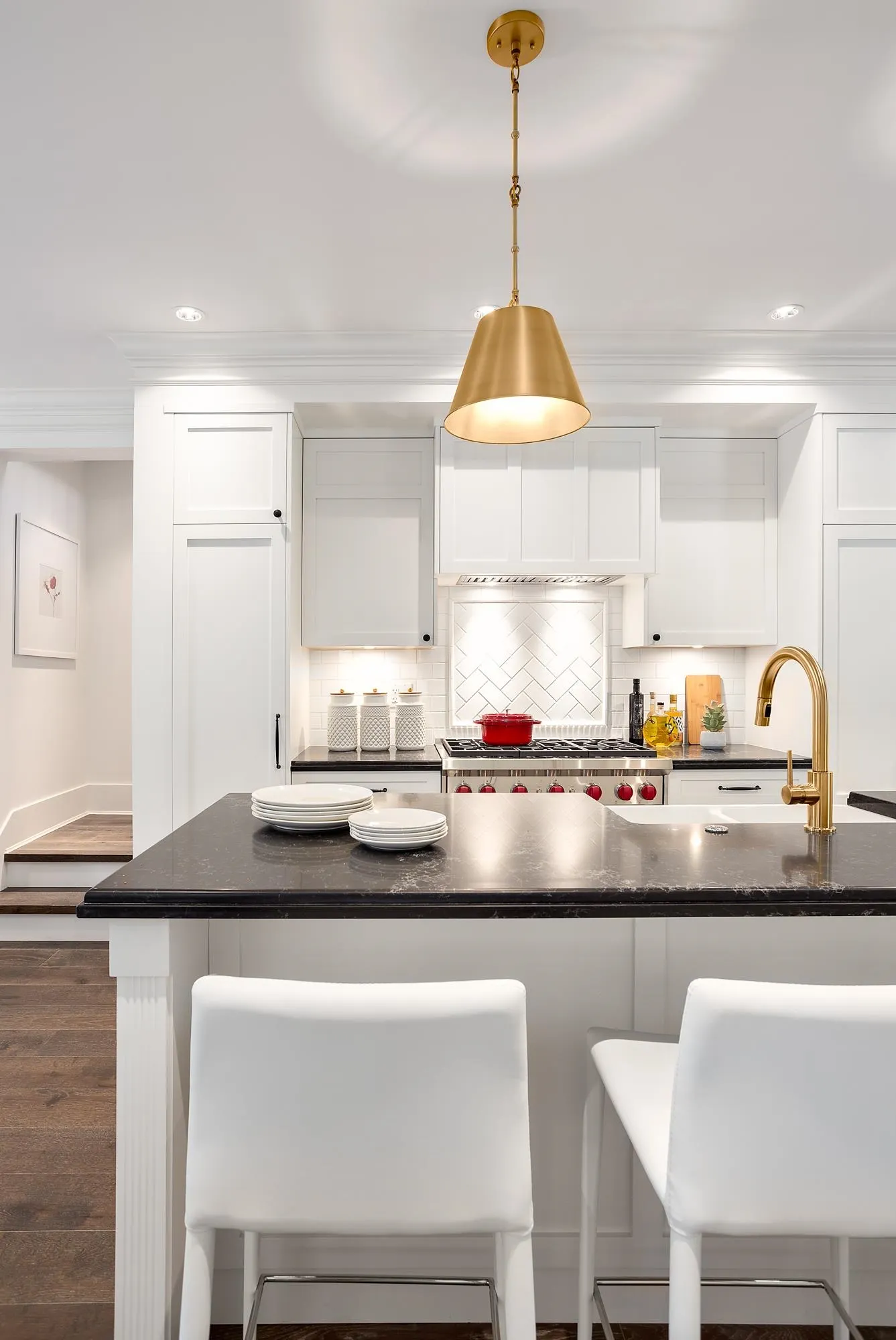 201 1785 W 16th Avenue