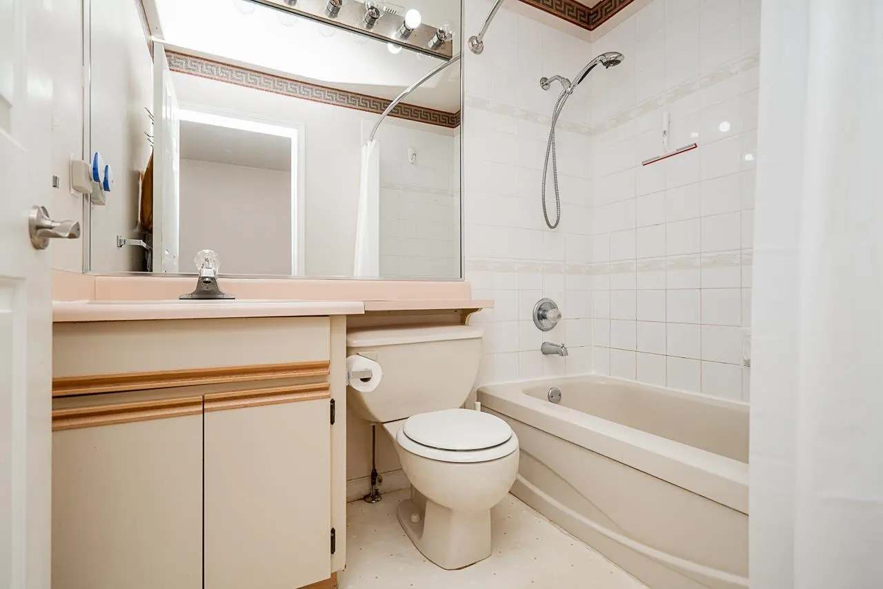 12 3228 Raleigh Street