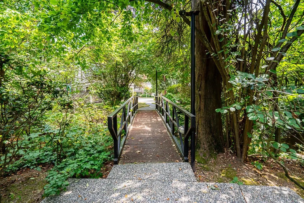 12 3228 Raleigh Street