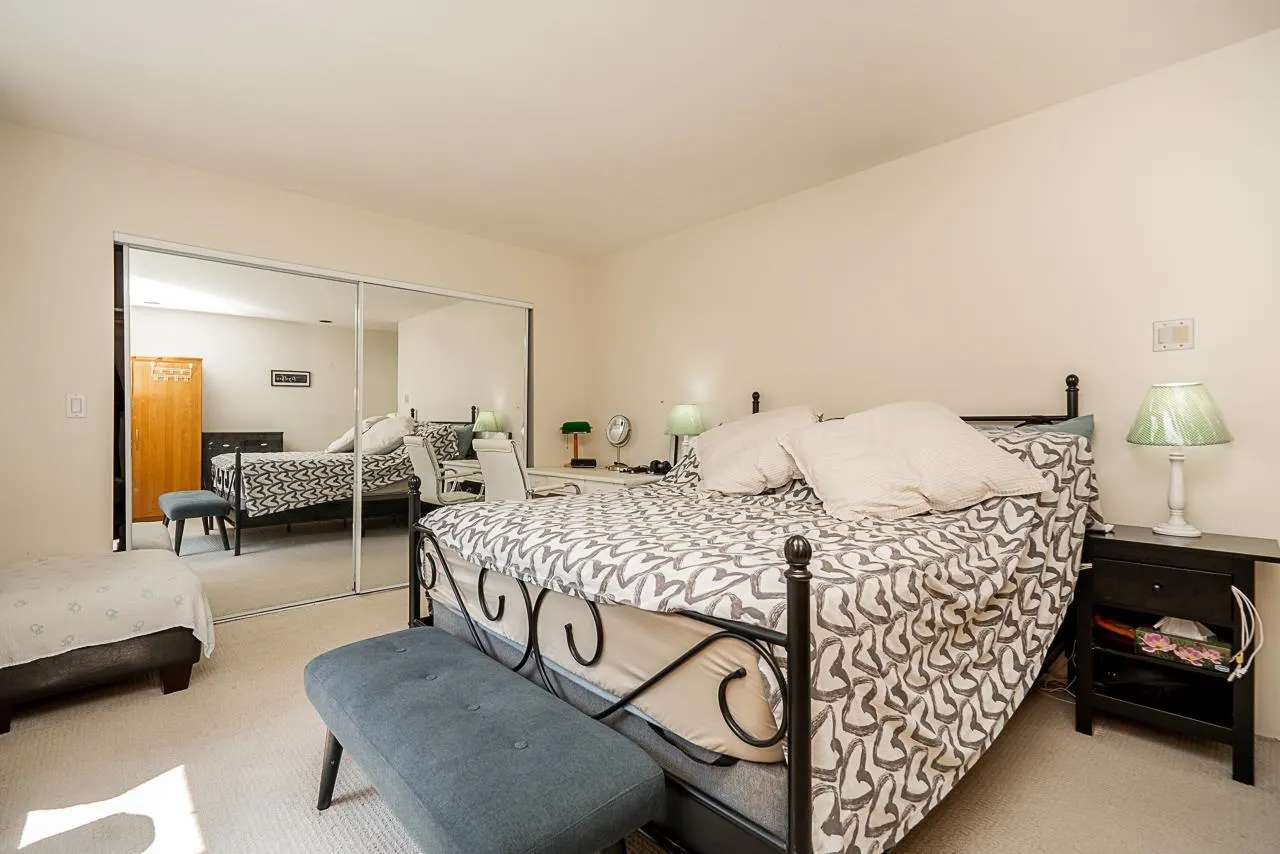 12 3228 Raleigh Street