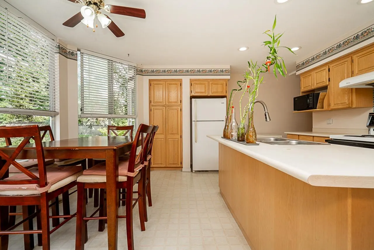 12 3228 Raleigh Street