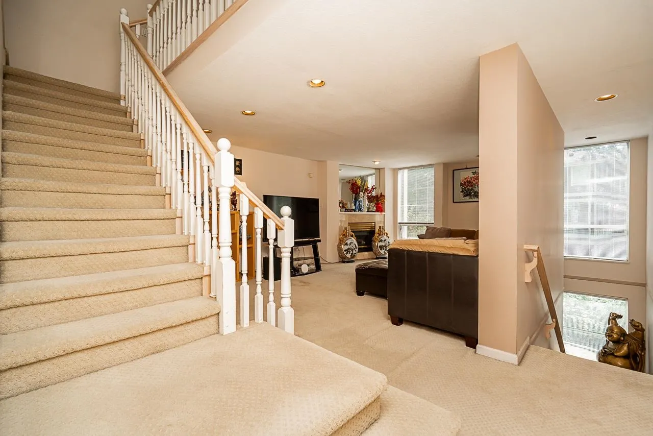 12 3228 Raleigh Street